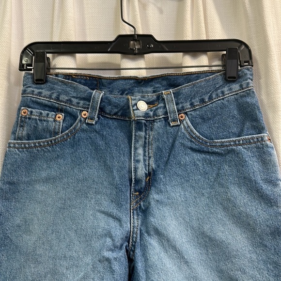 Vintage Levi’s Relaxed Fit Plus 100% Cotton Jean Shorts Size 10.5 - Picture 2 of 5
